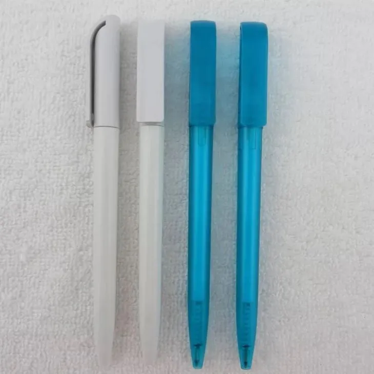 Yksivärinen Body Twist Type kuulakärkikynä